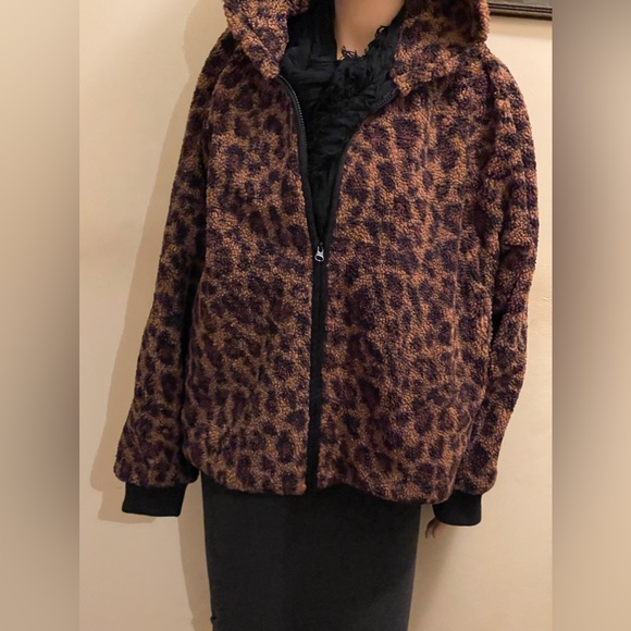 LOU AND GREY FAUX FUR LEOPARD JACKET - Picture 2 of 10